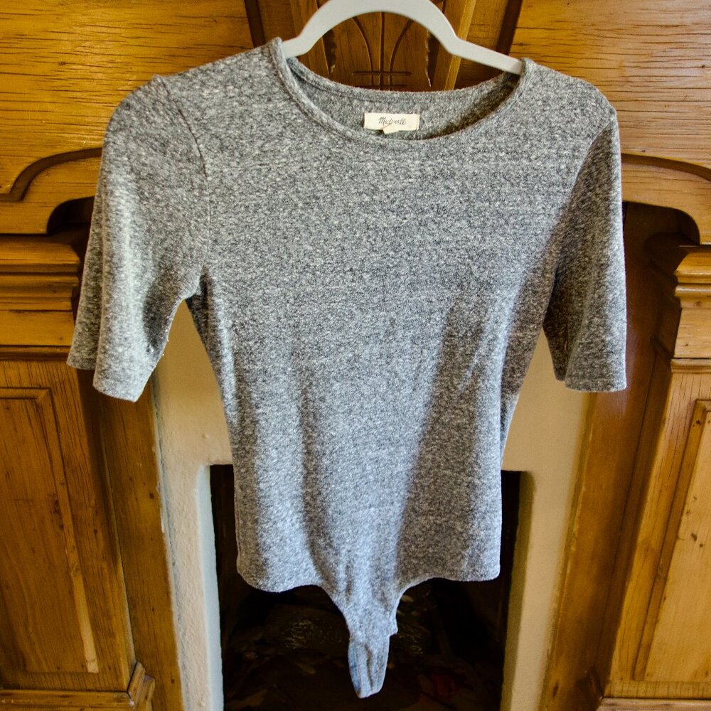 Madewell Crewneck Short Sleeve Thong Bodysuit in Heather Smoke - Size: M